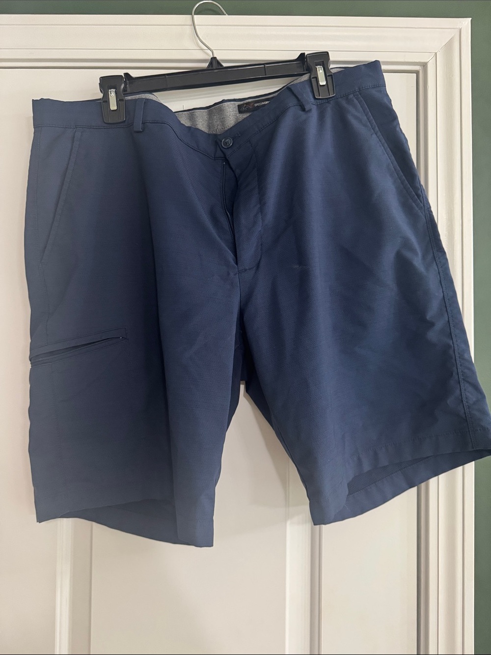 Greg Norman Shorts with Utility Pocket